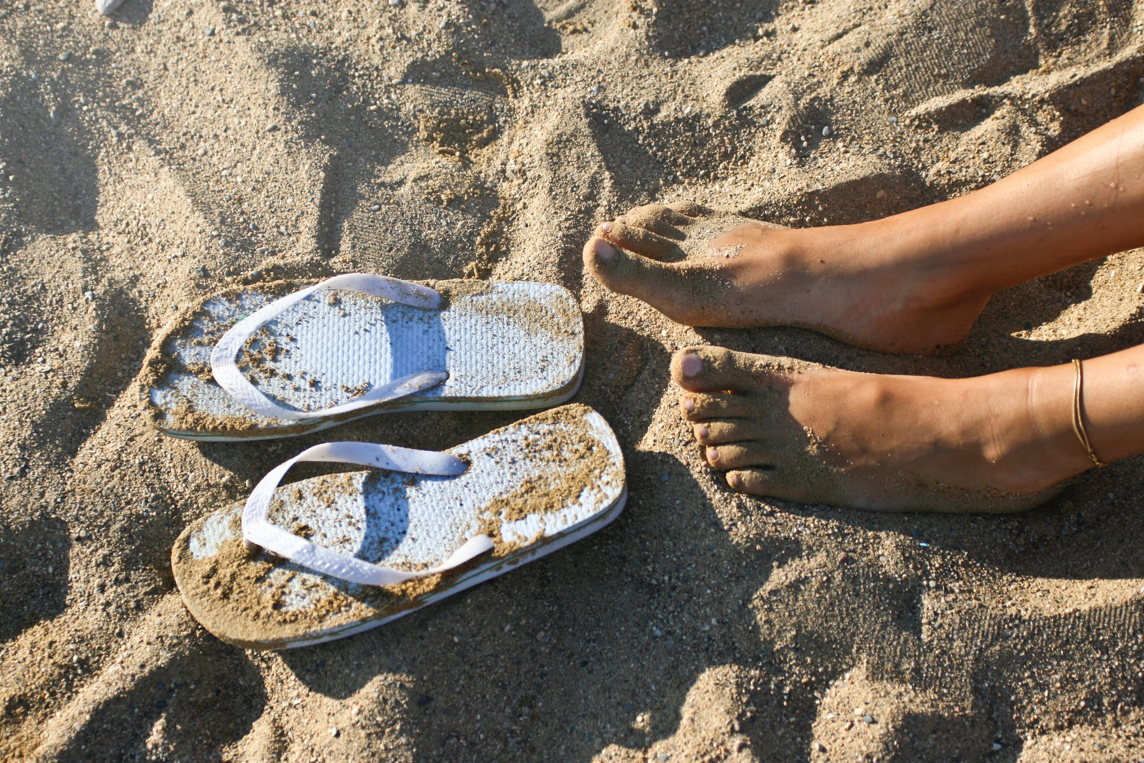 Flip flops for hot sale bunion feet